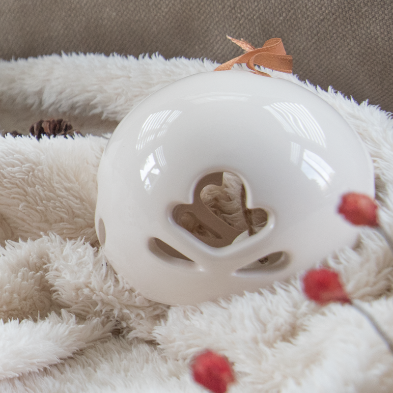 Tulip Ball Ceramic Christmas Ornament Set. Photo by Design Nueve PH.